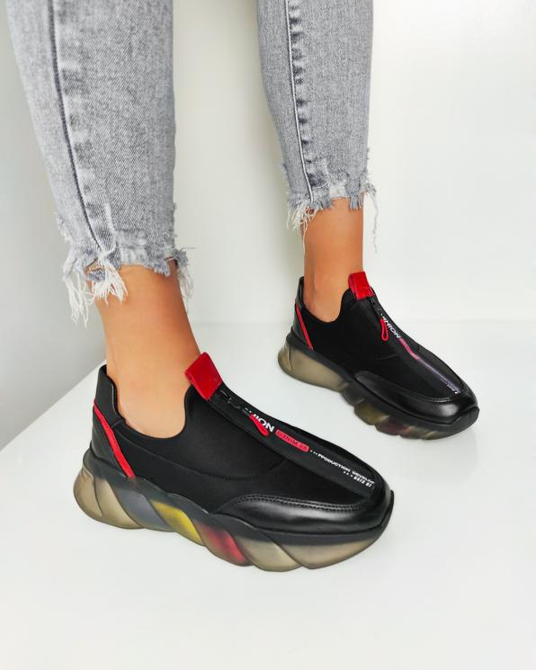 Czarno-czerwone sneakersy materiałowe z lampasem 086-306-CZAR-CZE