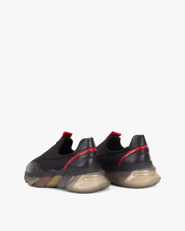 Czarno-czerwone sneakersy materiałowe z lampasem 086-306-CZAR-CZE