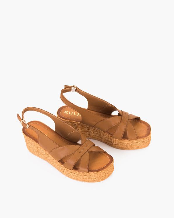 Brązowe sandały z naturalnej skóry licowej na koturnie 043-386-CAMEL