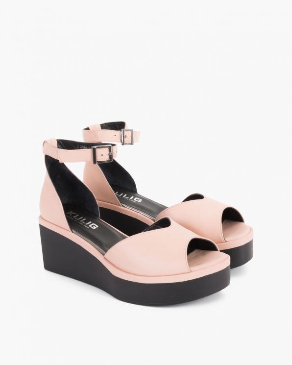 Pudrowe sandały damskie skórzane na koturnie 126-2301-PINK
