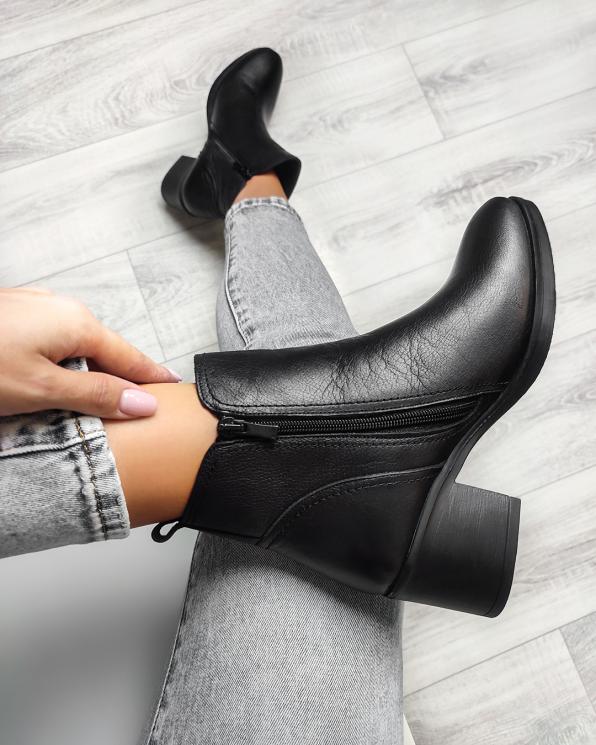 Czarne botki skórzane na słupku 089-92163-CZARNY