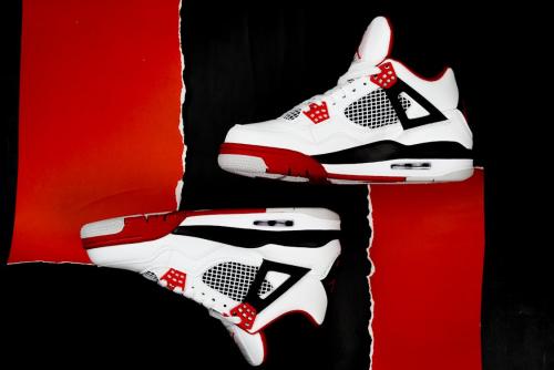 Modne sneakersy na wiosnę, które musisz mieć. Przegląd