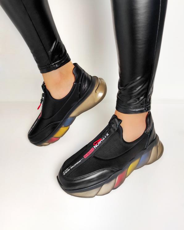 Czarne sneakersy materiałowe z lampasem 086-306-CZARNY