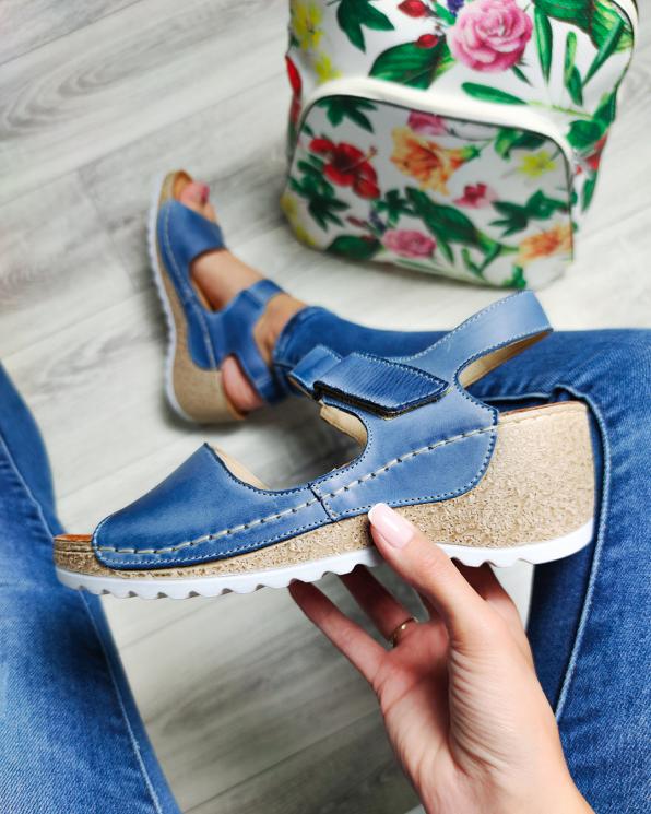 Niebieskie sandały damskie skórzane na koturnie 110-474-JEANS