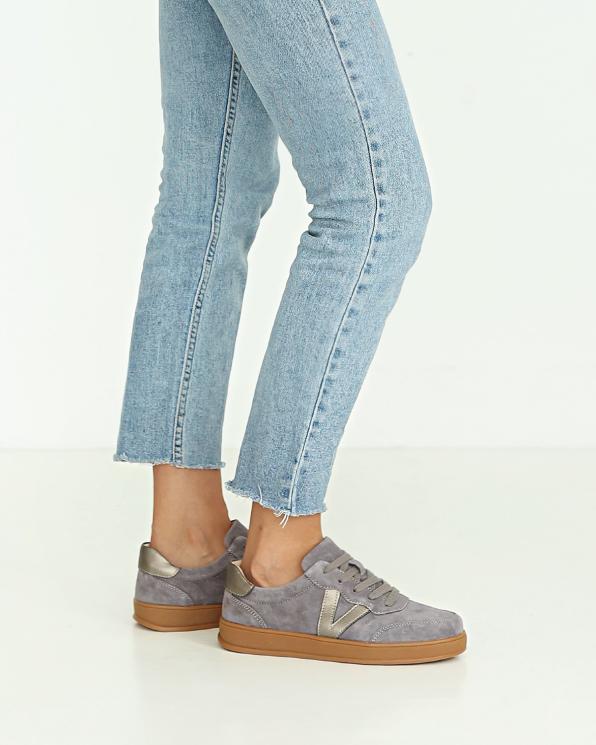 Szare adidasy damskie z naturalnej skóry zamszowej 105-85597-SZARY